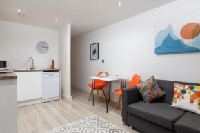 One-Bedroom Apartment in Conditioning House